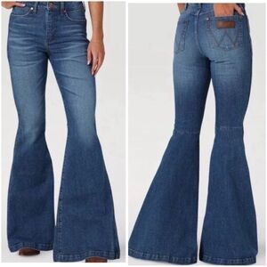 NWT Wrangler Retro High Rise Flare Jeans Bell Bottom Trumpet Size 32 Rodeo